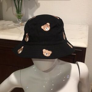 Teddy bear bucket hat